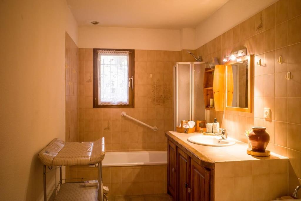 Gite Confort 15 Couchages, Vue Panoramique Montagne Hautes Alpes, Terrasses Embrun Exterior photo