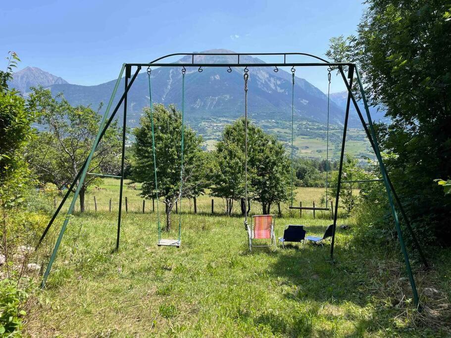 Gite Confort 15 Couchages, Vue Panoramique Montagne Hautes Alpes, Terrasses Embrun Exterior photo