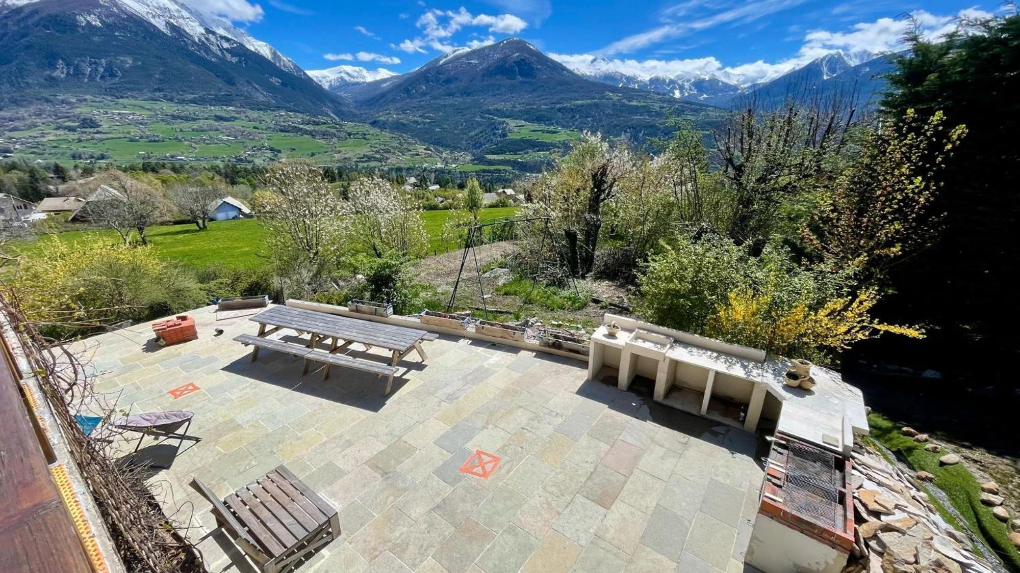 Gite Confort 15 Couchages, Vue Panoramique Montagne Hautes Alpes, Terrasses Embrun Exterior photo