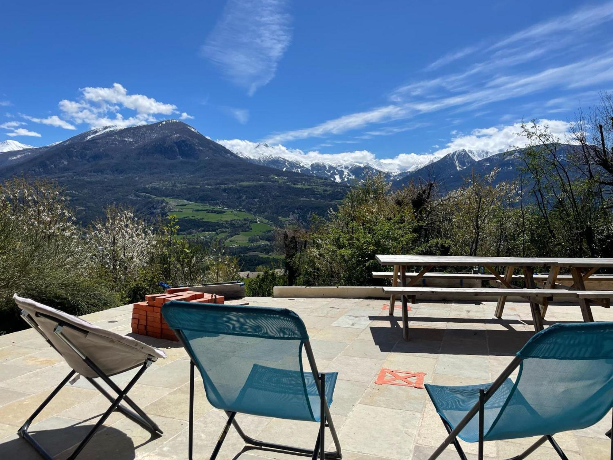 Gite Confort 15 Couchages, Vue Panoramique Montagne Hautes Alpes, Terrasses Embrun Exterior photo